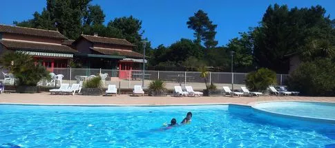 location-vacances-en-gironde-avec-piscine